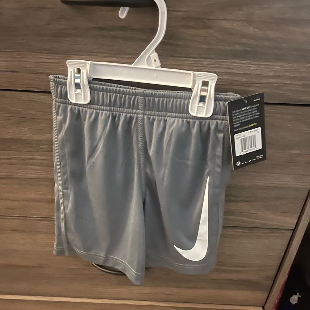Short Nike boy
